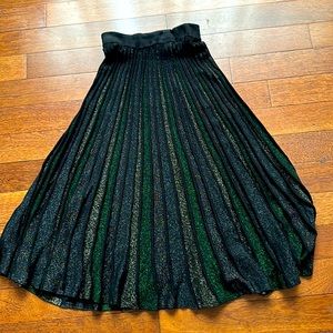 Prim knit skirt